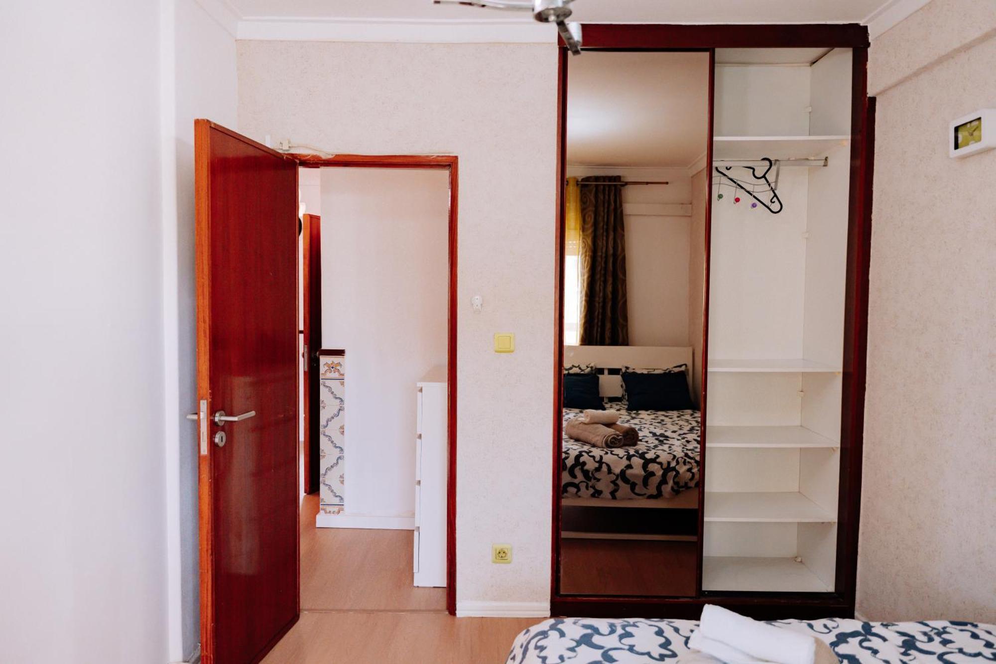 Family-Friendly And Cozy 3-Bedroom Accommodation In Лиссабон Экстерьер фото
